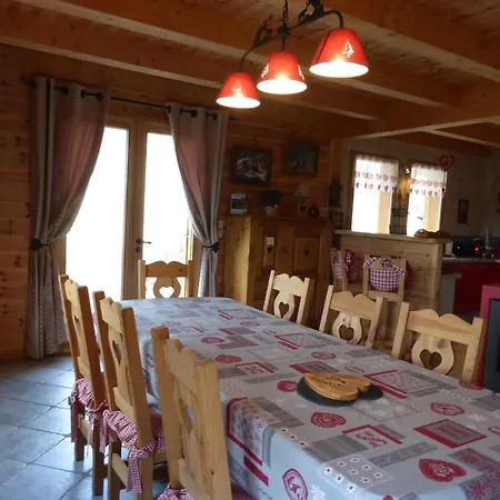Spacieux Avec Terrasse Et Grand Jardin A - Fr-1-804-23 *